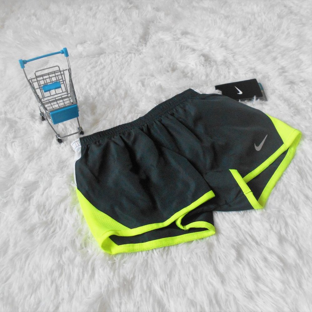 Nike Dri Fit Shorts Girls 6MMM Grey Neon